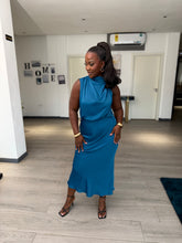Load image into Gallery viewer, Blue highneck midi satin one arm dress
