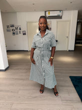 Load image into Gallery viewer, Green and white checkered midi short sleeves belted dress
