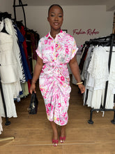 Load image into Gallery viewer, Pink floral satin ruched dress
