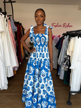 Load image into Gallery viewer, Blue and white patterned maxi dress
