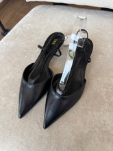 Load image into Gallery viewer, Black sling back kitten heels
