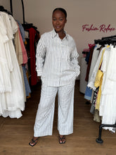 Load image into Gallery viewer, Blue and white striped longsleeves two piece
