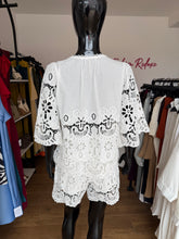 Load image into Gallery viewer, White lace shorts two piece
