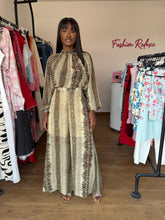 Load image into Gallery viewer, Snake print chiffon two piece set
