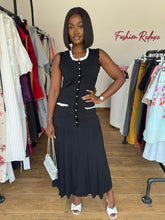 Load image into Gallery viewer, Black and white maxi dress
