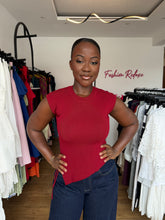Load image into Gallery viewer, Red ruched top
