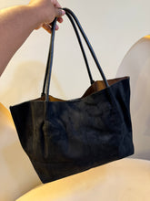 Load image into Gallery viewer, Black suede tote bag
