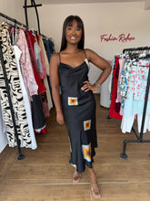 Load image into Gallery viewer, Black pattern midi sleeveless satin dress
