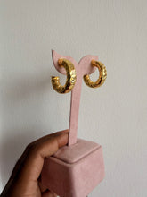 Load image into Gallery viewer, Gold hoops
