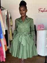 Load image into Gallery viewer, Green longsleeves mini belted dress

