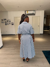 Load image into Gallery viewer, Blue and white checkered midi short sleeves belted dress
