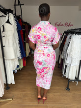 Load image into Gallery viewer, Pink floral satin ruched dress
