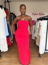 Load image into Gallery viewer, Red structured maxi sleeveless dress
