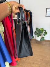Load image into Gallery viewer, Black square midi bag
