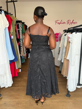 Load image into Gallery viewer, Black floral pattern midi sleeveless dress
