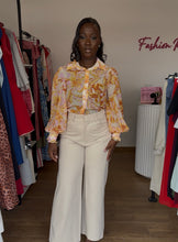 Load image into Gallery viewer, Cream wide leg trousers
