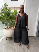 Load image into Gallery viewer, Black pleated trousers two piece
