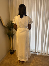 Load image into Gallery viewer, White puff sleeves belted maxi shirt dress
