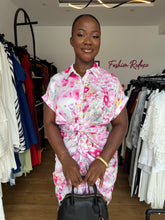 Load image into Gallery viewer, Pink floral satin ruched dress
