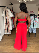 Load image into Gallery viewer, Red sleeveless two piece
