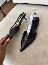 Load image into Gallery viewer, Black sling back kitten heels
