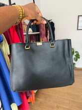 Load image into Gallery viewer, Black square midi bag
