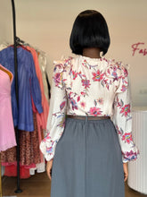Load image into Gallery viewer, Pink floral chiffon blouse
