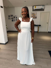 Load image into Gallery viewer, White frill sleeves pleated maxi skirt two piece

