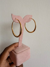 Load image into Gallery viewer, Gold hoops
