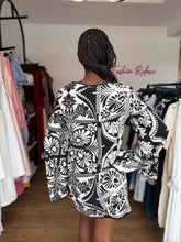 Load image into Gallery viewer, Black longsleeves resort mini dress
