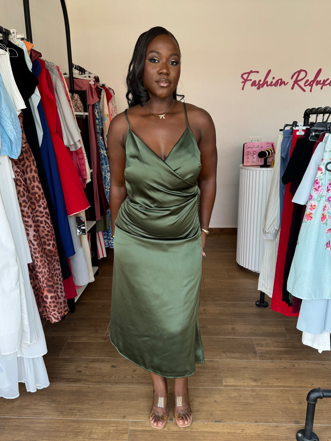 Green satin midi sleeveless dress