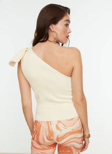 Load image into Gallery viewer, Cream one arm bow tie top
