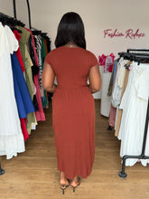 Load image into Gallery viewer, Brown short sleeves knit dress
