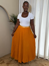 Load image into Gallery viewer, Yellow and white polka dot maxi pleated skirt
