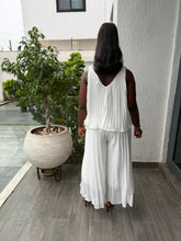 Load image into Gallery viewer, White pleated sleeveless two piece
