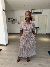 Load image into Gallery viewer, Brown and white checkered midi short sleeves belted dress
