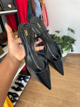 Load image into Gallery viewer, Black sling back kitten heels
