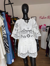 Load image into Gallery viewer, White lace shorts two piece

