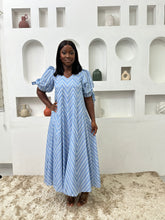 Load image into Gallery viewer, Blue pattern maxi puff sleeves dress
