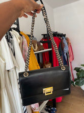 Load image into Gallery viewer, Black midi chain bag
