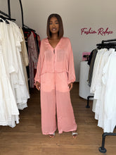 Load image into Gallery viewer, Light pink trousers two piece
