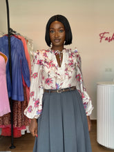 Load image into Gallery viewer, Pink floral chiffon blouse

